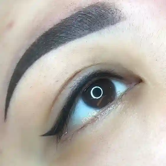 Eyeliner-3.webp